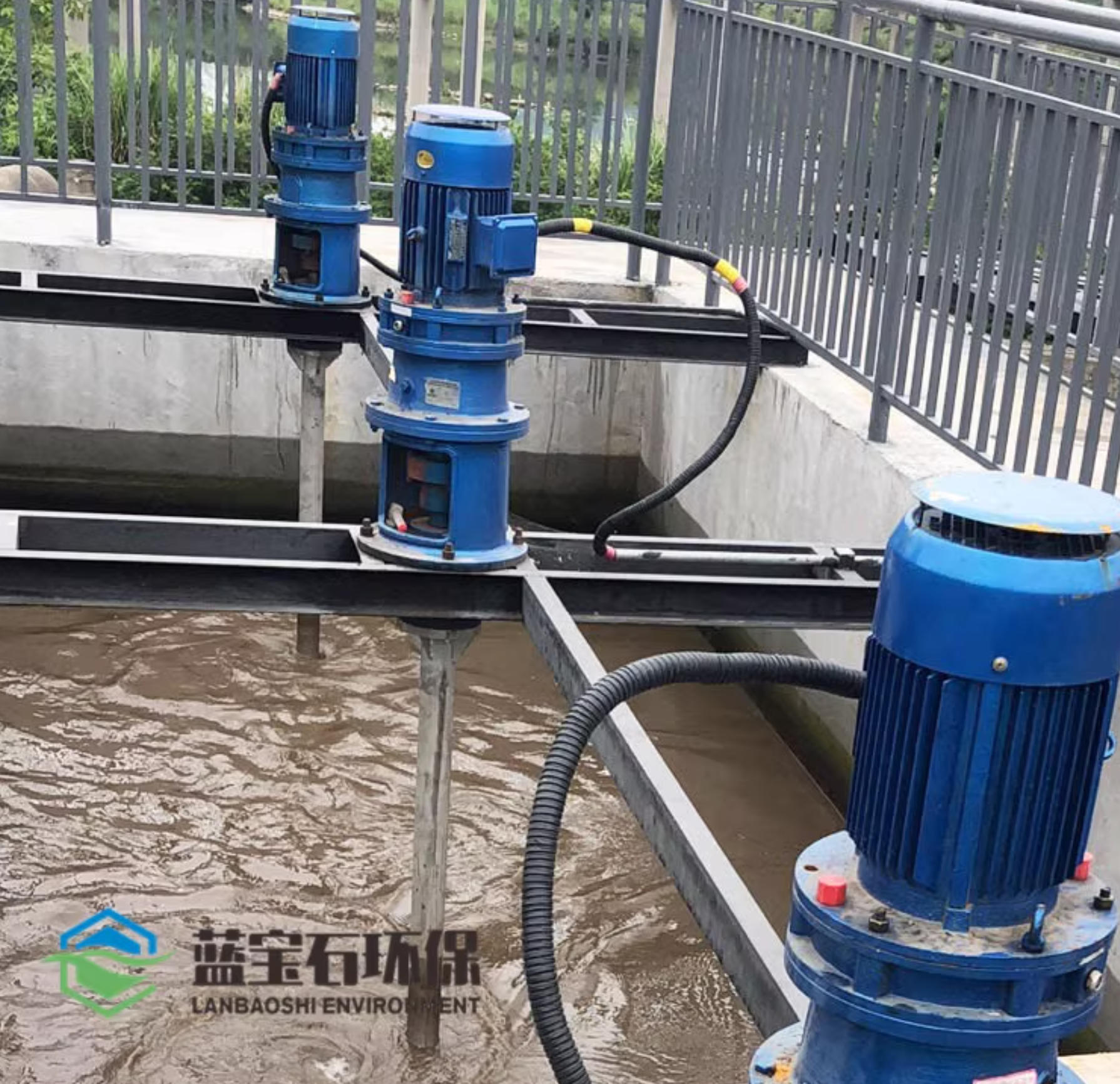 南京藍寶石環(huán)保與深圳某環(huán)保科技達成漿式攪拌機設備合作