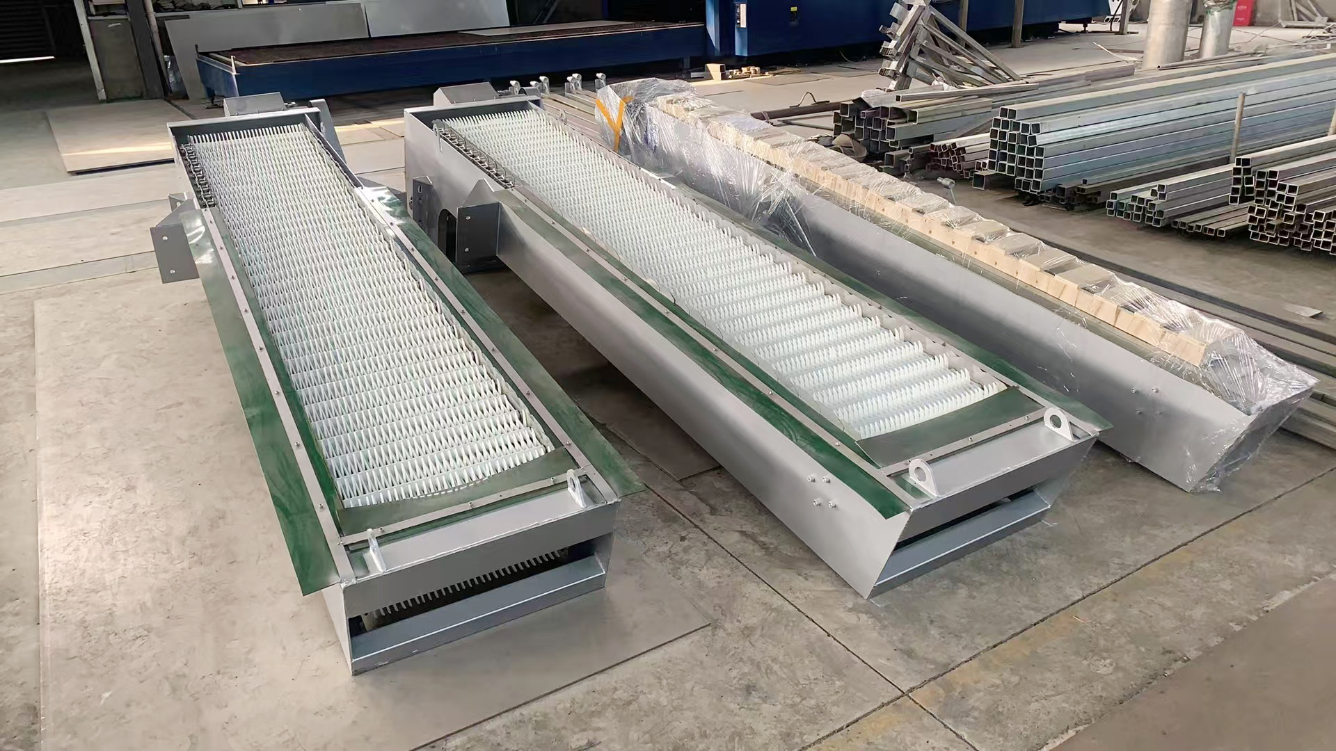 回轉(zhuǎn)耙式格柵除污機是保障整個水處理系統(tǒng)順暢運行的基石。